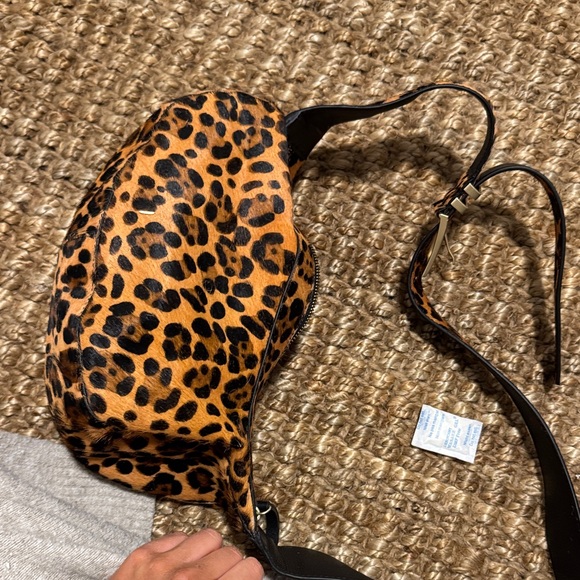 Leopard Pattern Shoulder Bag - Picture 8 of 8